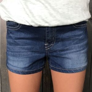 NEW Girls Simple wash denim shorts